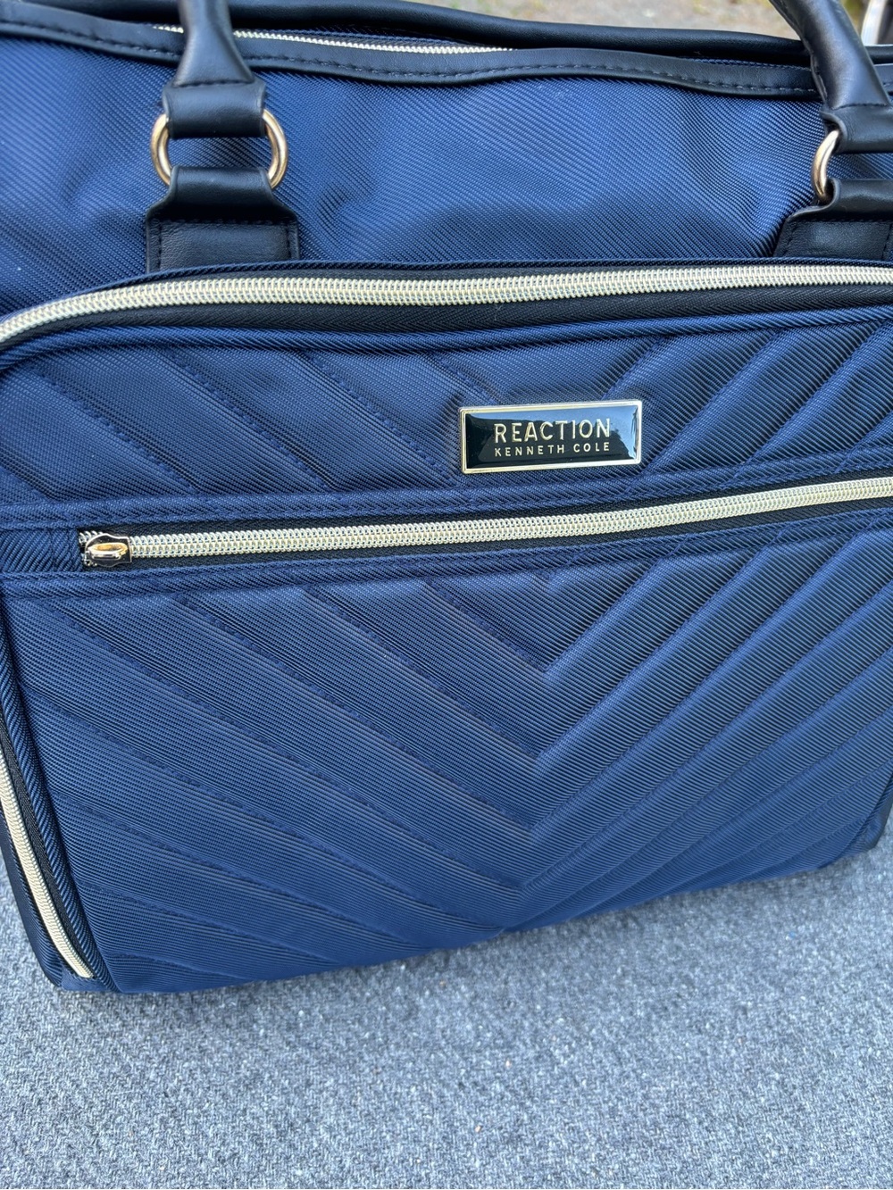 Kenneth Cole Reaction Chelsea Quilted Chevron Laptop Tablet Business Tote Navy - Picture 10 of 16